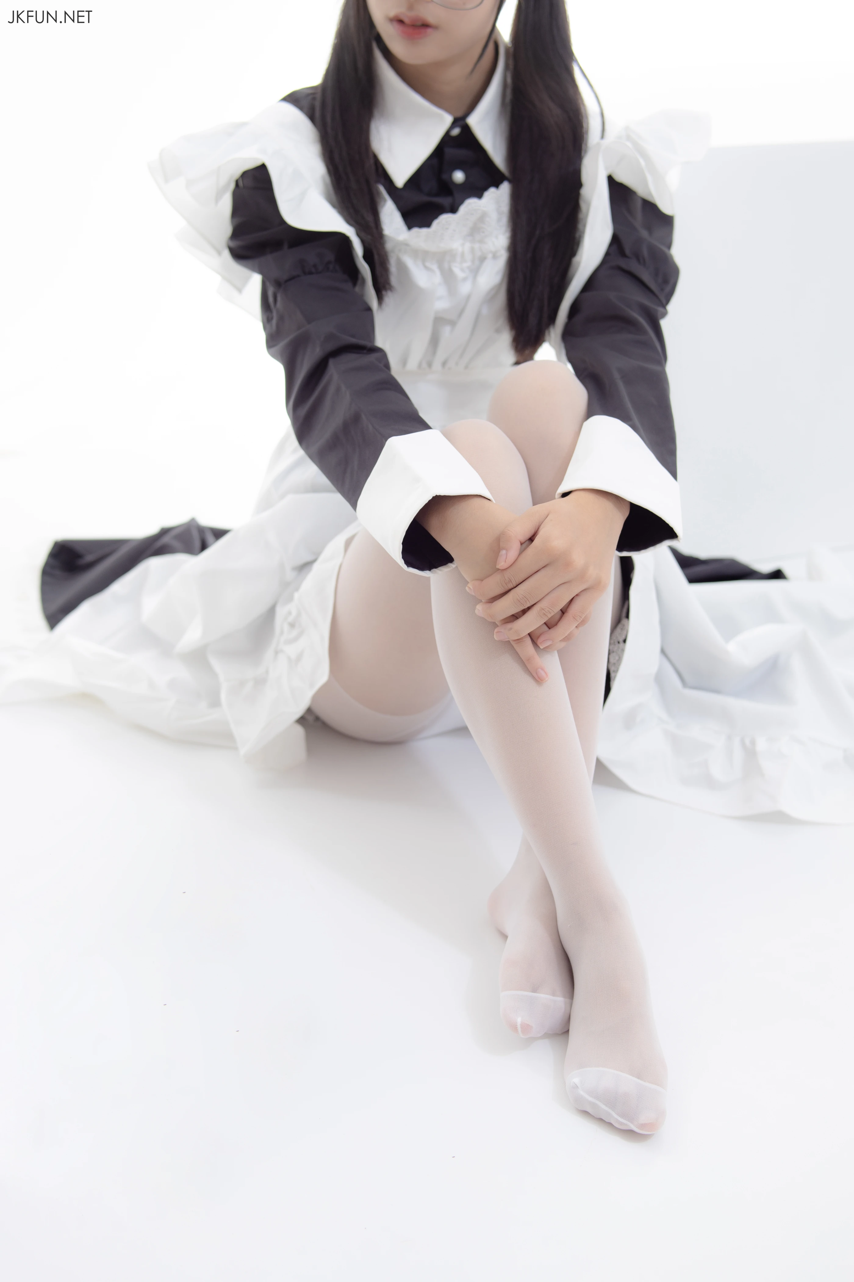 森萝财团 [JKFUN-017] 眼镜白丝女仆 [127P 1V]插图